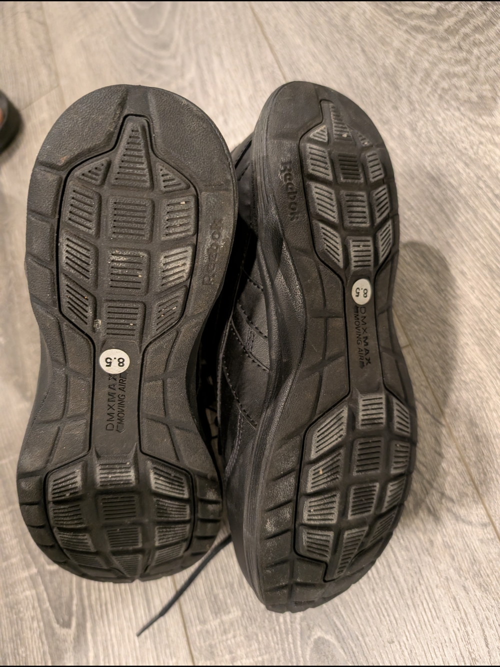 New Reebok Walking Shoes - Picture 3 of 5